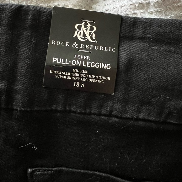 Rock & Republic stretch denim - Picture 7 of 8